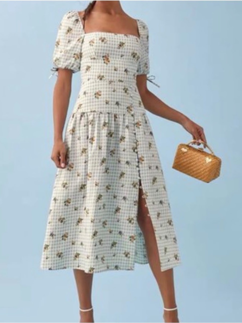 Square Neck Gingham Floral Midi Dress in Cream Reformation talla 10 
Gently used